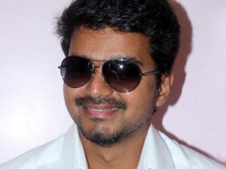 ஜில்லாவில் போலீசா வர்றாராம் விஜய்!