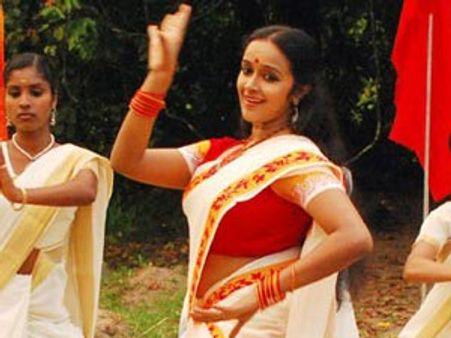 கேரளா சோலார் பேனல் மோசடி: நடிகை ஷாலுமேனன் ஜாமீன் மனு தள்ளுபடி