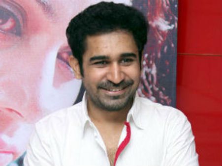 பிறந்த நாளில் பெண் குழந்தை - இரட்டிப்பு மகிழ்ச்சியில் விஜய் ஆன்டனி