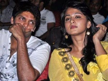 ஆர்யா - அனுஷ்கா மகா நெருக்கம்... எப்போ கல்யாணம்?