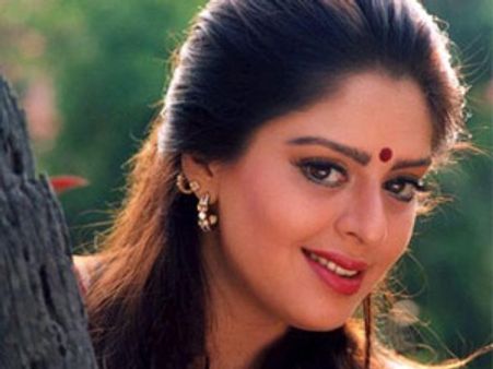 மீண்டும் நடிக்க வருகிறார் நக்மா... இந்த முறை அம்மா கேரக்டர்!