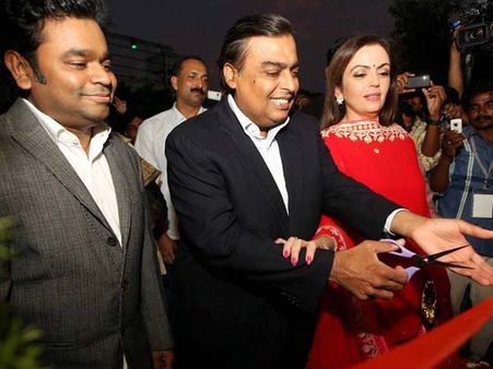 இசைக் கல்லூரியை துவக்கினார் ஏ.ஆர். ரஹ்மான்! முகேஷ் அம்பானி திறந்து வைப்பு!!