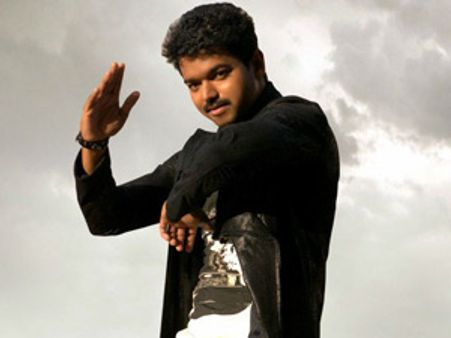 சேலத்தில் 3000 தலைவா பட டிவிடிக்கள் பறிமுதல் - மூவர் கைது!