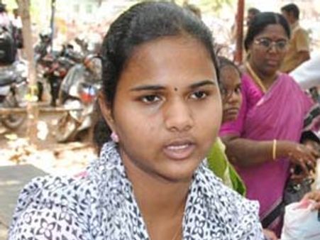 படிப்பு முடியும் வரை காதல் வேண்டாம்- சேரன் மகளுக்கு கவுன்சிலிங்