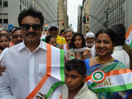 அமெரிக்காவில் இந்திய சுதந்திர தினம்... சரத்குமார், வித்யாபாலன், ராதிகா பங்கேற்பு!