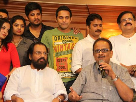 செப்டம்பர் 5 முதல் பின்னணி பாடகர்களுக்கும் ராயல்டி: ஜேசுதாஸ்-எஸ்பிபி பேட்டி!