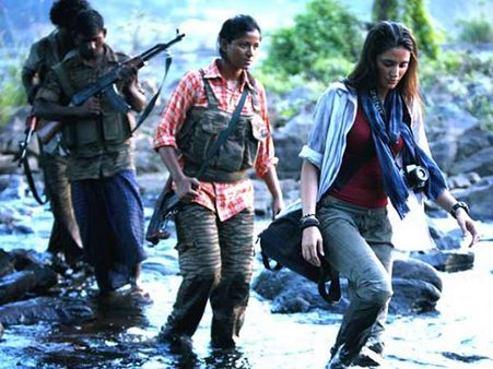 'மெட்ராஸ் கபே' நல்லாத்தானே இருக்கு... காங்கிரஸார் 'கண்டுபிடிப்பு'!