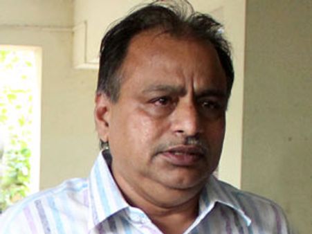 படத்தை வாங்க மறுத்ததுடன், கொலை மிரட்டல் விடுக்கிறார்: தலைவா படத் தயாரிப்பாளர் மீது புகார்