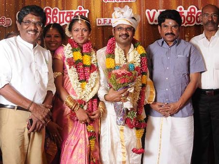 திருப்பரங்குன்றத்தில் இயக்குநர் கதிர் திருமணம்.. பாரதிராஜா, பாலா வாழ்த்து