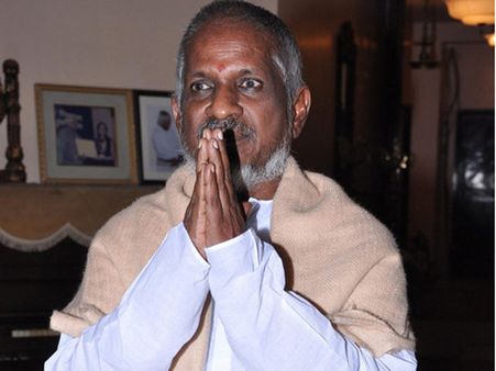 கரூர் வந்தார் இளையராஜா.. ராஜராஜசோழனின் போர்வாளுக்காக மக்கள் முன் மெட்டமைத்தார்!