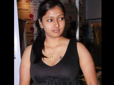 10 ஆண்டுகளுக்குப் பின்னர் சினிமாவில் நடிக்கும் காயத்ரி ரகுராம்