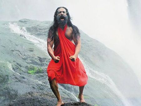 மருத நாயகத்தை உண்மையிலேயே தூசு தட்டுகிறாரா கமல்?