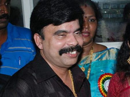 ரூ. 20 லட்சம் மோசடி: பவர் ஸ்டார் சீனிவாசன் எந்த நேரத்திலும் கைது?