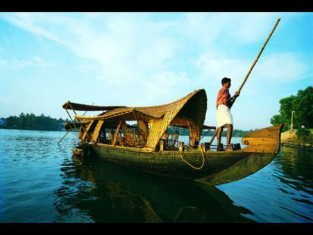 கேரளாவிற்கும் ஷூட்டிங் நடத்த வாருங்கள்: உம்மன்சாண்டி அழைப்பு