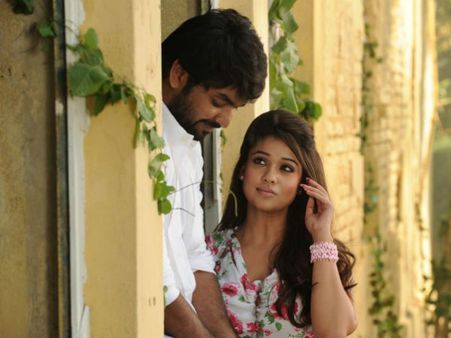 இன்று ராஜா ராணி ரிலீஸ்: படம் பார்த்துட்டு பிடிச்சிருக்கான்னு சொல்லுங்க?