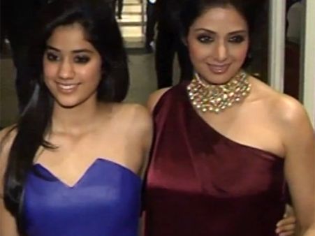 அடியாத்தீ...நம்ம 'மயிலு' மகளா இது??