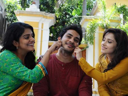 வாலிப ராஜா... 'சைக்ரியாட்டிஸ்ட்' சந்தானம்!