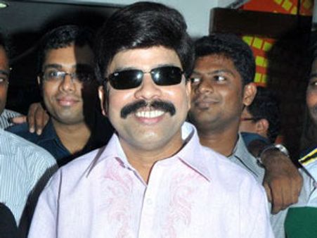 பவர் ஸ்டார் சீனிவாசன் முன் ஜாமீன் மனு!