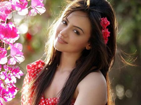 சனா கான் மீதான கடத்தல் வழக்கை ரத்து செய்ய மறுத்த மும்பை ஹைகோர்ட்