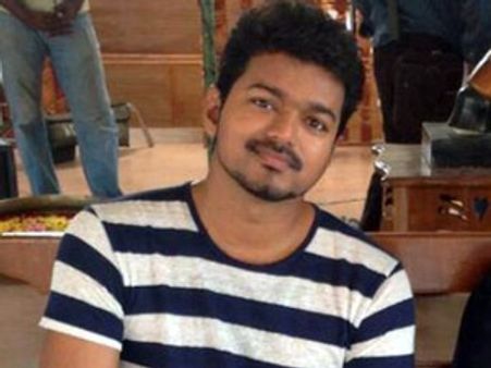 'ஜில்லா'வுக்காக ஸ்ரேயா கோஷலுடன் டூயட் பாட்டு பாடிய விஜய்