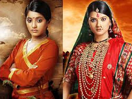 வீட்டு வரவேற்பரைக்கு வரும் வீர சிவாஜியும், ஜான்சிராணியும்…