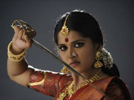 அதிரடி ஆக்ஷன் ராணி அனுஷ்கா…