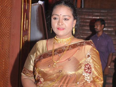 உள்ளது உள்ளபடி.... சுயசரிதை எழுதுகிறார் ஷகிலா.. கலக்கத்தில் பிரபலங்கள்!