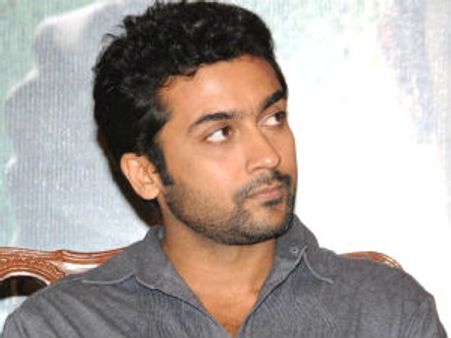 சிங்கப்பூரில் சூர்யா என்ன செய்கிறார்?