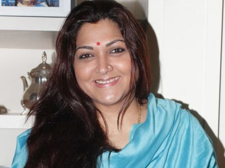 விளம்பரங்களுக்கும் கத்திரி போட வேண்டும்- குஷ்பு கருத்து!