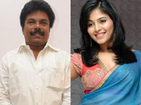 அஞ்சலி போன்ற நடிகைகளை செருப்பால் அடிக்க வேண்டும் - ஸ்டன்ட் மாஸ்டரின் பரபரப்பு பேச்சு