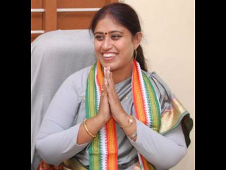 சண்டையில் முடிந்த சத்தியம் டிவி லைவ்... காங். பெண் எம்.எல்.ஏவை அசிங்கமாக திட்டியதால் பரபரப்பு!