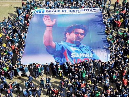 'கடவுளுக்கு ஏது ஓய்வு'- டெண்டுல்கருக்கு பாலிவுட் புகழாரம்!