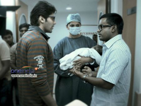 செல்வராகவனை கடனில்லா உலகத்தில் வாழ வைக்குமா இரண்டாம் உலகம்?