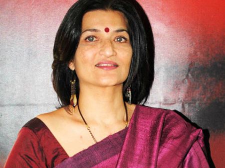 தென்னிந்தியாவுக்கு டூர் போயிட்டு வந்தது மாதிரி இருக்கு: 'கமல் சகாப்தம்' பற்றி சரிகா