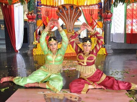 தேவாவின் பாட்டுக்கு படமெடுத்து ஆடிய நல்ல பாம்பு!