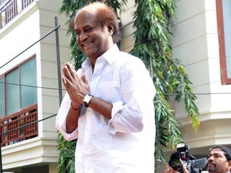 திருவல்லிக்கேணி கோயில் தங்கத் தேரைப் பார்வையிட்ட ரஜினிகாந்த்!