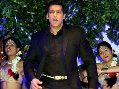 காதலிகளுடன் உறவு வைத்துக் கொண்டதே இல்லை: சல்மான் கான்