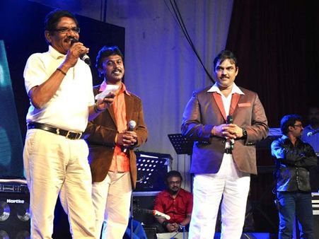 என் இனிய மலேசிய தமிழ்மக்களே... - தாஜ்நூர் ஆல்பம் வெளியீட்டு விழாவில் பாரதிராஜா