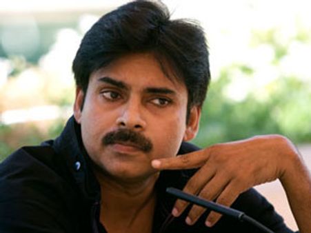 2வது மனைவி ரேணு தேசாயை விவகாரத்து செய்ய கோர்ட்டுக்கு போகும் பவன் கல்யாண்?