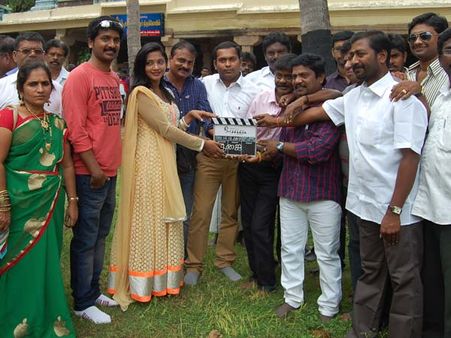 இளம் நட்சத்திரங்கள் நடிக்கும் ஒலிச்சித்திரம்: இலஞ்சி குமரன்கோவிலில் பூஜை