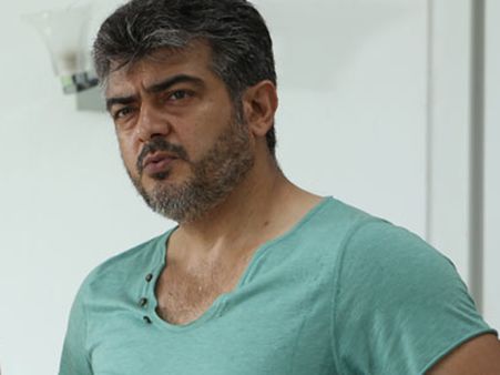 அஜீத்தின் வீட்டுக்குள் நள்ளிரவில் புகுந்து 2 மர்ம நபர்கள் ரகளை