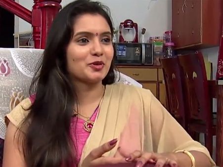 அழுதாலும் அழகாய் தோன்றும் சீரியல் ஹீரோயின்கள்