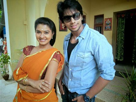 2013ன் சின்னத்திரையின் ரொமான்ஸ் ஜோடிகள்….