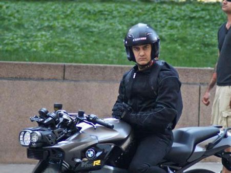 மூன்று நாட்களில் மூன்று மில்லியன் டாலர்கள்: அமெரிக்காவில் தூம் 3 சாதனை