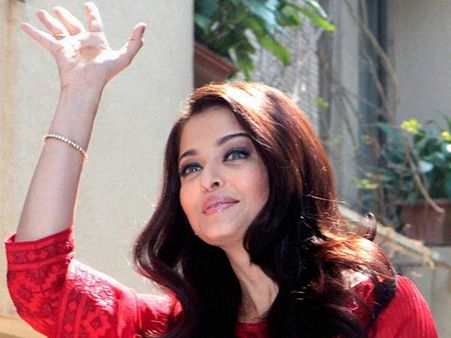 திரும்ப பழைய மாதிரி ஸ்லிம் பியூட்டி ஆகிட்டாங்க நம்ம ஐஸ்...