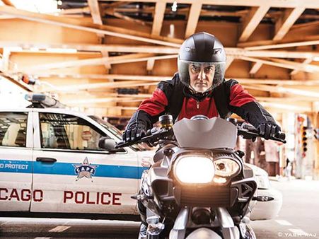 தூம் 3 வசூல் ரூ 300 கோடியைத் தாண்டியது... க்ரிஷ், சென்னை எக்ஸ்பிரசை முந்தியது!