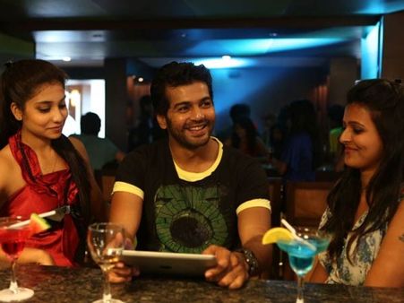 என்றென்றும் புன்னகை- விமர்சனம்