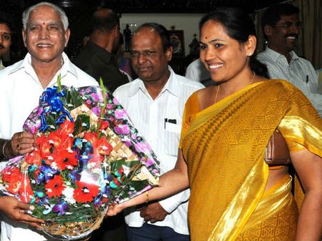 'எதியூரப்பா புகழ்' ஷோபா நடிகையாகிறார்... சீரியலில் தலை காட்டுகிறார்!