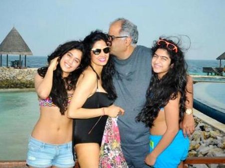 ரிசார்ட்டில் 'குளுகுளு' என புத்தாண்டு கொண்டாடிய ஸ்ரீதேவி