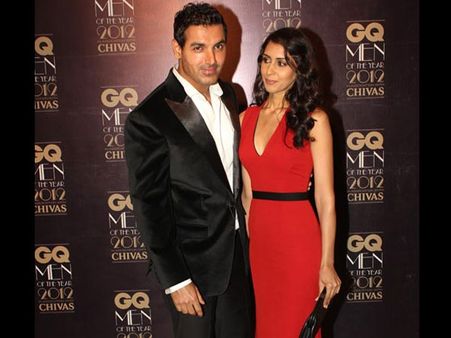 சத்தமில்லாமல் காதலியை மணந்தார் நடிகர் ஜான் ஆபிரகாம்